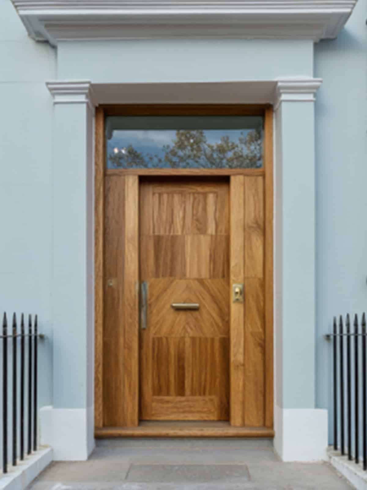 Elegant oak entrance door Bristol townhouse